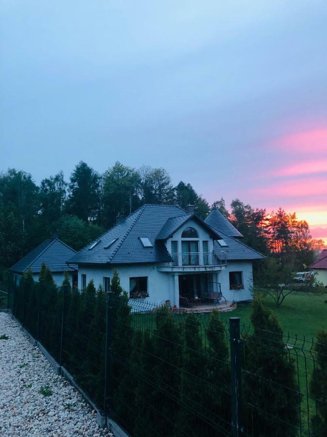 Nibylandia Dom Pod Lasem Nowa Wies Grodziska Esterno foto