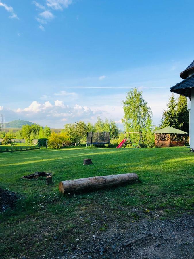 Nibylandia Dom Pod Lasem Nowa Wies Grodziska Esterno foto